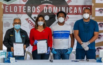 Fundación Pedro Martínez y otros peloteros donan a Salud Pública