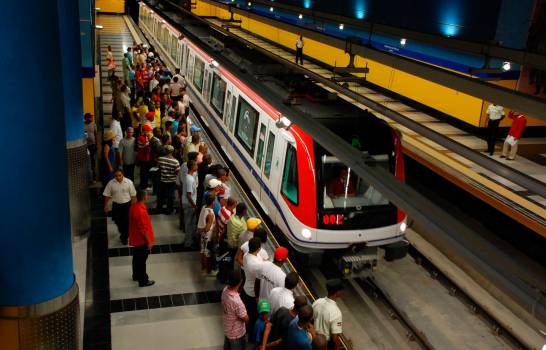 El metro y el teleférico modifican sus horarios a raíz del toque de queda