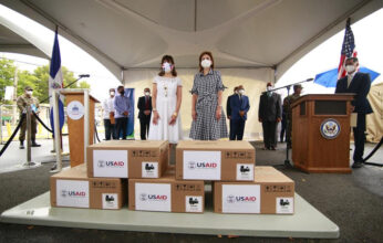 El Gobierno de los Estados Unidos dona 50 ventiladores y 2 hospitales móviles a la República Dominicana para dar respuesta al COVID-19