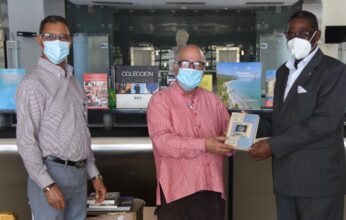 Biblioteca Pedro Mir de la UASD recibe libros donados por el periodista Ramón Colombo
