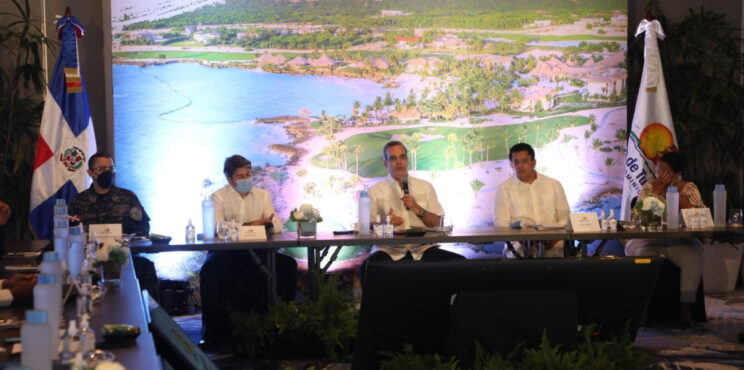 Presidente Abinader aseguró que la República Dominicana inició la recuperación del sector turismo