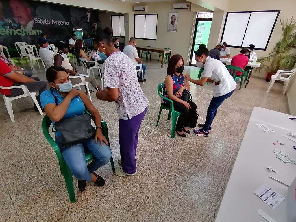 Más de dos mil personas se han vacunado en Casa Nacional de Fuerza del Pueblo