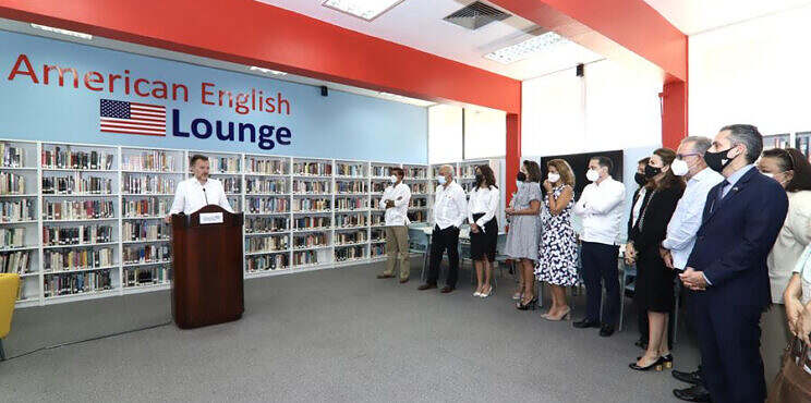 La Embajada de los EE. UU. y el Centro Cultural Domínico-Americano inauguran el segundo American English Lounge