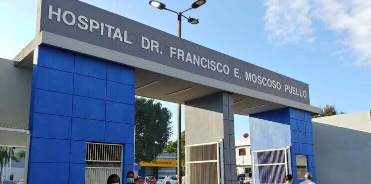 Director Moscoso Puello destaca médicos del hospital trabajan apegados a la ética