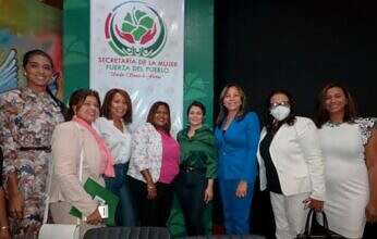 Fuerza del Pueblo realiza taller de comunicación dirigido a mujeres líderes