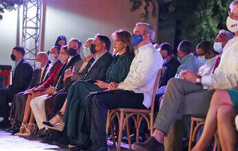 Presidente Luis Abinader encabeza acto inaugural de las ‘Noches de Navidad’