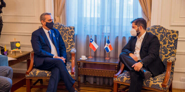 Presidente Abinader trata con presidente electo de Chile, Gabriel Boric, sobre el fortalecimiento de las relaciones y la cooperación entre ambas naciones