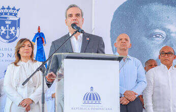 Presidente Abinader llama a honrar memoria de Peña Gómez con transparencia, honestidad y servicio en favor de la gente