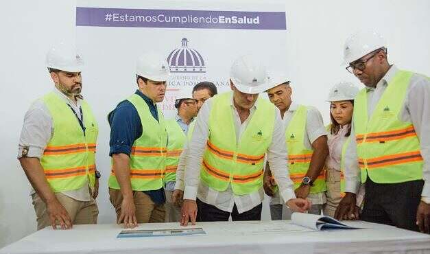 Presidente Abinader y Ministro Bonilla supervisan avances en la construcción del Hospital Municipal de Villa Hermosa en La Romana