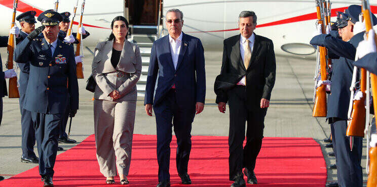 Presidente Abinader llega a Colombia para participar en la toma de posesión de Gustavo Petro