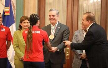 Presidente Abinader recibe en Palacio Nacional a las Reinas del Caribe tras su triunfo en la Copa Panamericana