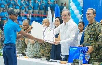 Presidente Abinader encabeza graduación de programa del Servicio Militar Voluntario