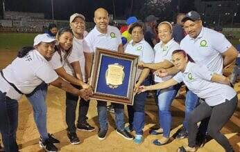 Unión de ligas de Softball reconoce fundación Anderson Rodríguez