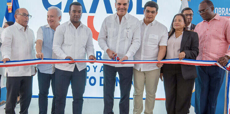 Presidente Abinader inaugura cañada saneada de Los Rieles en Pantoja; inversión supera los RD 285 millones