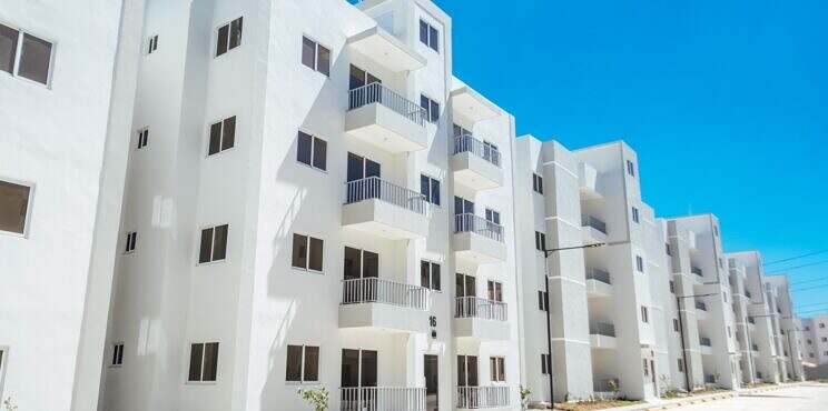 Ministerio de Vivienda y Edificaciones entre 500 apartamentos en la comunidad de San Luis