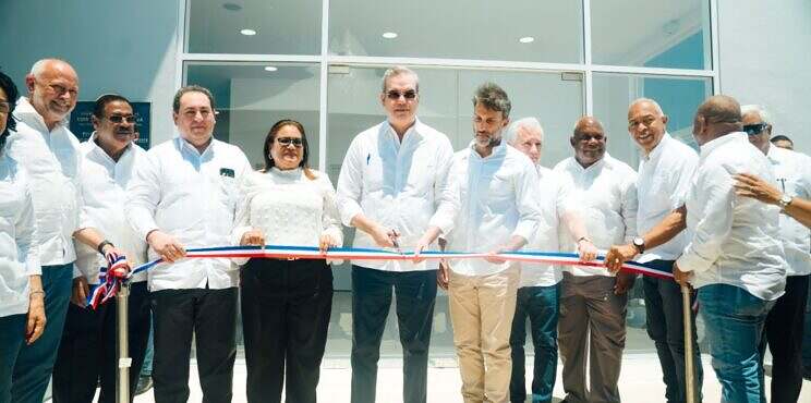 Presidente Abinader junto al MIVED entrega Centro de Diagnóstico y Atención Primaria en La Ciudad Juan Bosch