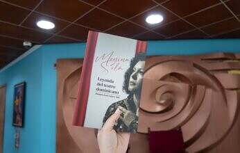 Presentan libro “Monina Solá, leyenda del teatro dominicano”