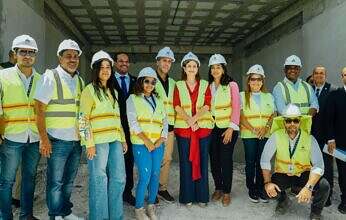Vicepresidenta Raquel Peña y directivos del MIVED supervisan construcción de la UASD en AZUA
