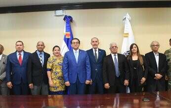 Gobierno dominicano inicia implementación de recertificación médica para garantizar la calidad del sector salud