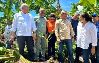 Ministro Limber Cruz supervisa en Azua zonas agrícolas afectada por la tormenta Franklin y dispone de ayuda a productores
