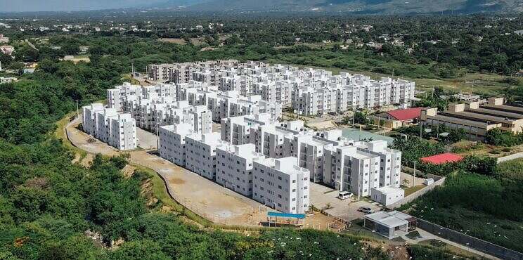 Presidente Abinader y MIVED entregan 64 nuevas viviendas en Los Salados, Santiago