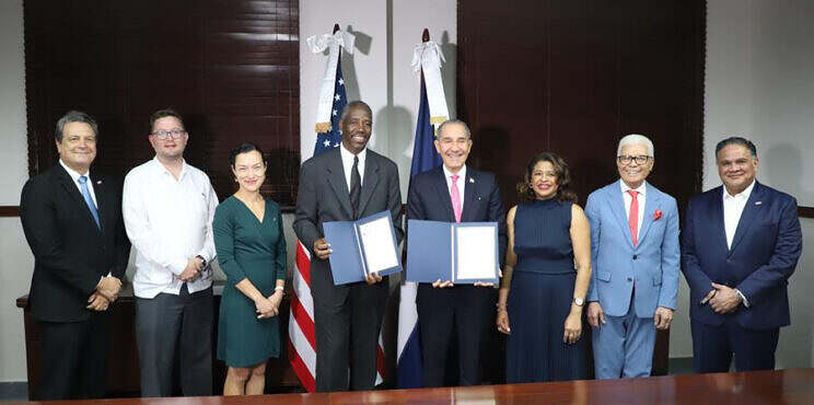 La Embajada de los Estados Unidos en Santo Domingo y el Ministerio de Educación Superior, Ciencia y Tecnología celebran renovación del acuerdo Fulbright-MESCYT