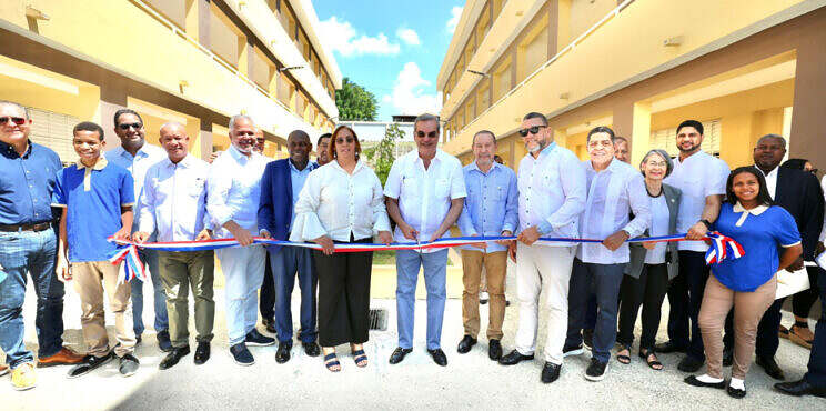 Presidente Abinader inaugura liceo secundario en Villa Altagracia con una inversión de RD 127.08 millones