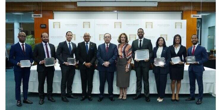 BCRD entrega los premios del “Concurso de Economía Biblioteca Juan Pablo Duarte 2023”