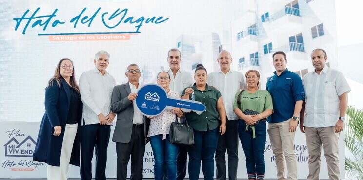 Presidente Abinader y Ministro Bonilla entregan más de 400 nuevos apartamentos del Plan Mi Vivienda en Santiago