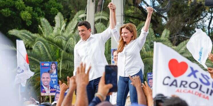 Carolina Mejía realiza recorrido por la circunscripción 1